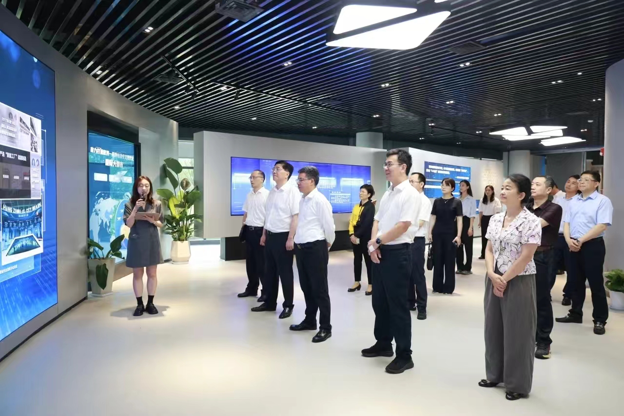 浙江省人大常委会副主任暨军民一行莅临环球app科技调研